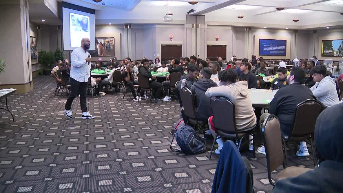 Milwaukee students face mental health at summit